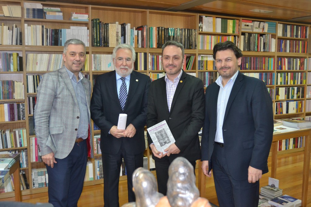 Foto da noticia:Santalices participa na presentación do libro "Centro Galego de Barcelona. Conciencia de Galicia"